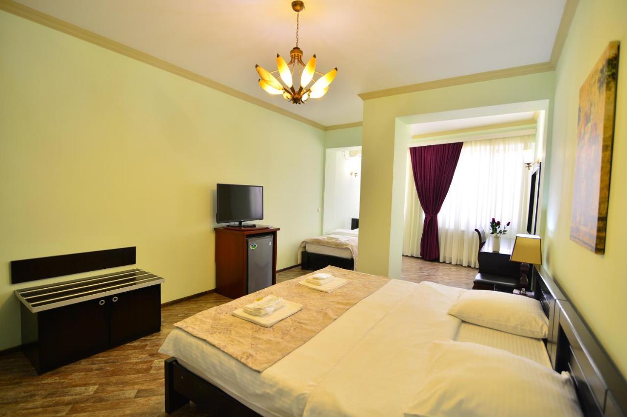 Hotel Blissdom Тбілісі Екстер'єр фото