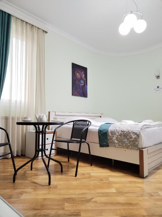 Hotel Blissdom Тбілісі Екстер'єр фото
